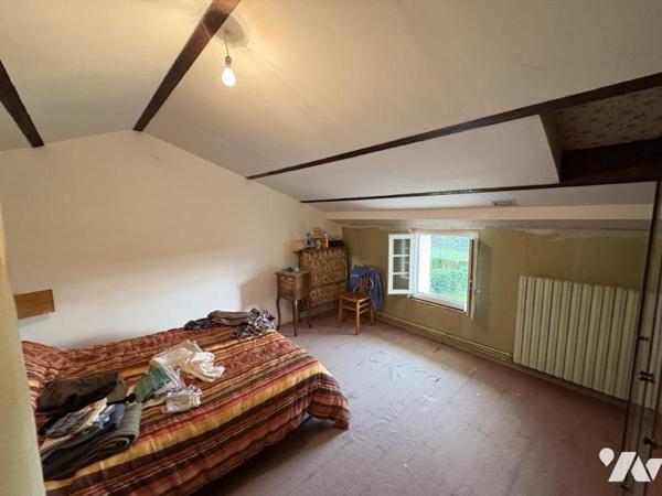 LA CRECHE, maison ancienne 