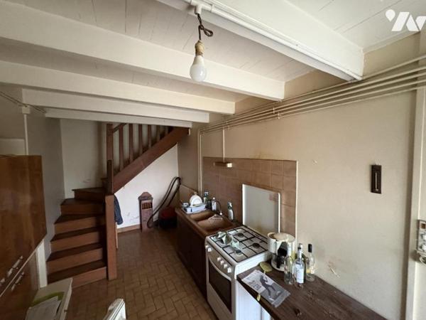 LA CRECHE, maison ancienne 