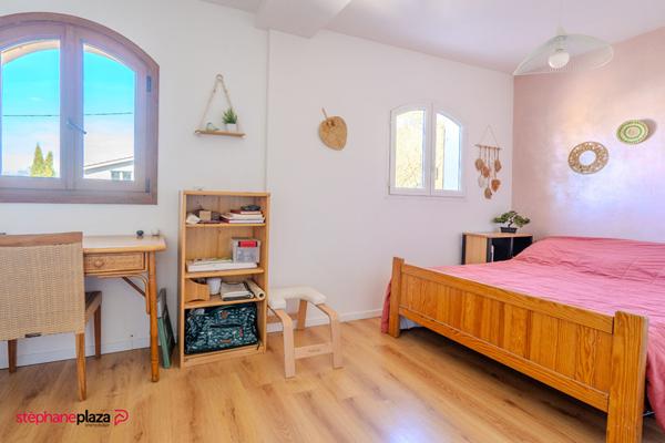 GRADIGNAN - Maison familiale d'environ 135m² avec jardin et piscine