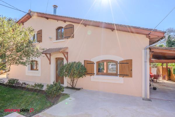 GRADIGNAN - Maison familiale d'environ 135m² avec jardin et piscine