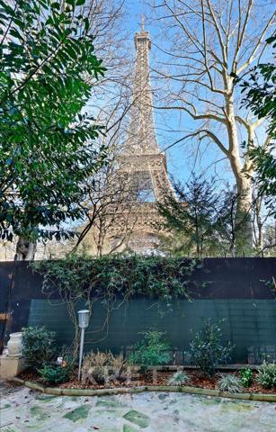 Appartement de reception avec jardin sur Tour Eiffel