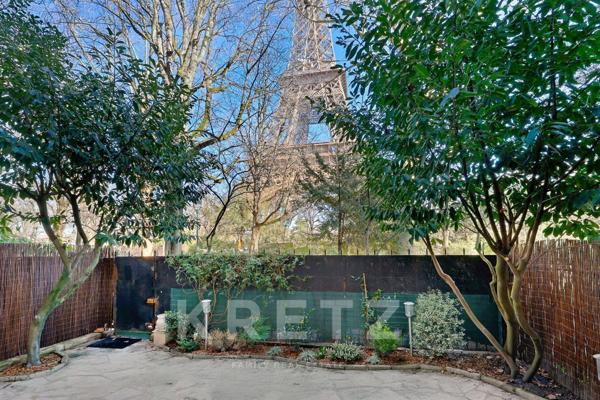 Appartement de reception avec jardin sur Tour Eiffel