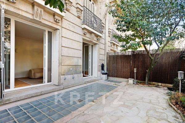 Appartement de reception avec jardin sur Tour Eiffel