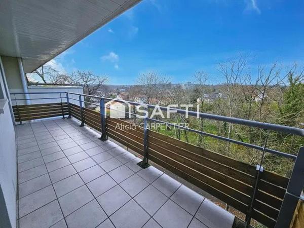 Appartement T2 avec un spacieux balcon et une place de parking privative