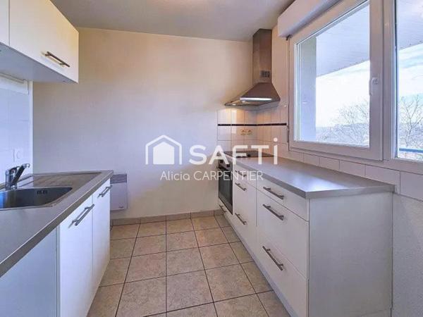 Appartement T2 avec un spacieux balcon et une place de parking privative
