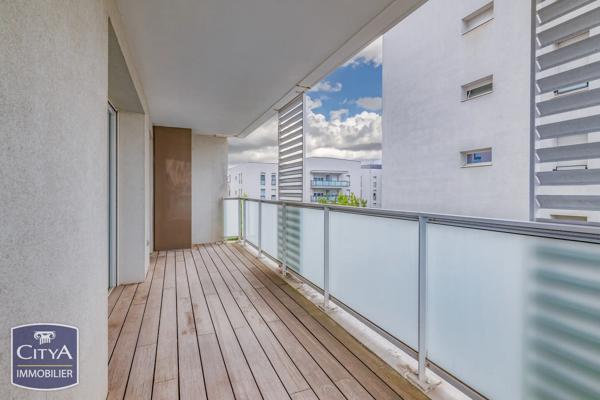 Appartement à vendre 3 pièces 62m² Bron (69500)