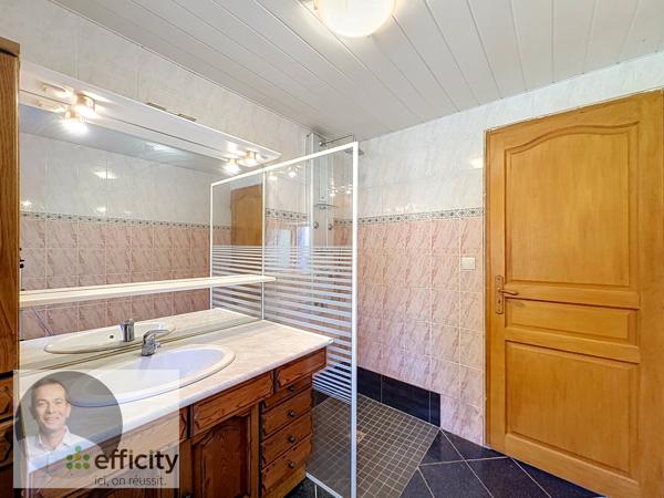 Maison
         5 pièces
        - 155 m² Exclusivité 195 000 € *