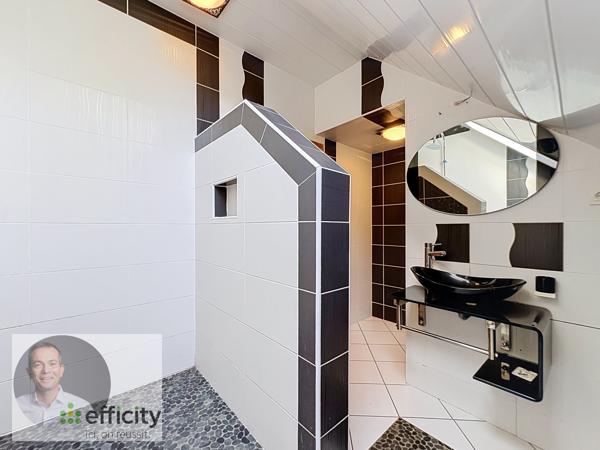 Maison
         5 pièces
        - 155 m² Exclusivité 195 000 € *