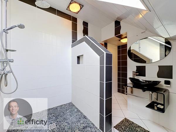 Maison
         5 pièces
        - 155 m² Exclusivité 195 000 € *