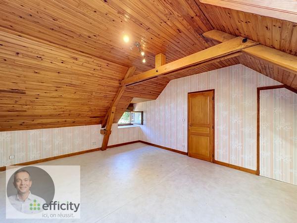 Maison
         5 pièces
        - 155 m² Exclusivité 195 000 € *