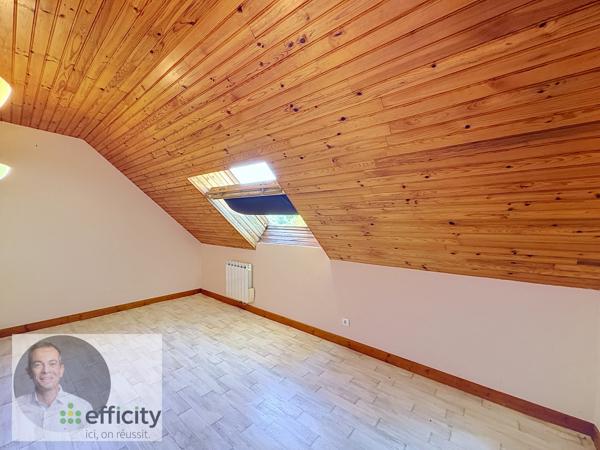 Maison
         5 pièces
        - 155 m² Exclusivité 195 000 € *