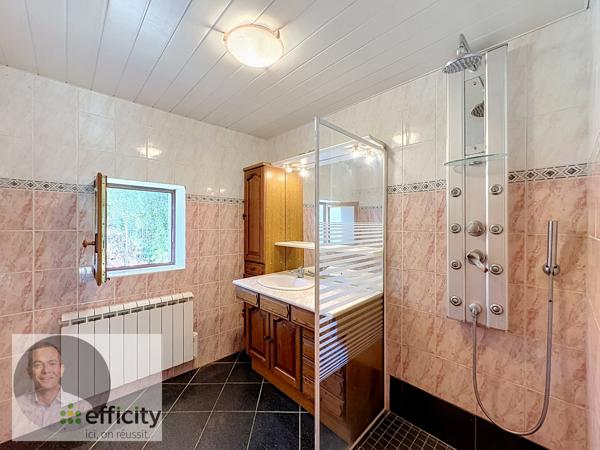 Maison
         5 pièces
        - 155 m² Exclusivité 195 000 € *