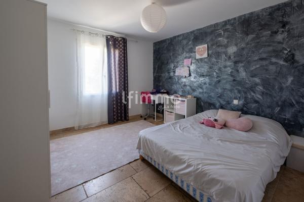 Maison 5 pièces, 3 chambres.