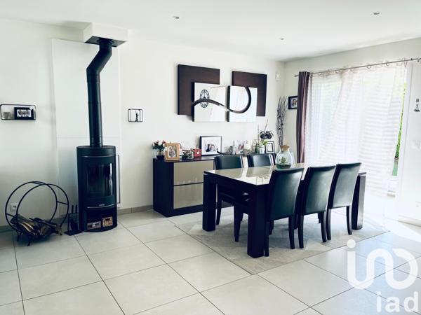 Maison à vendre 7 pièces 150 m² Évry-Grégy-sur-Yerre