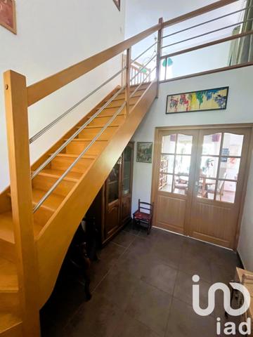 Maison traditionnelle 6 pièces de 194 m² à Ferrières-en-Gâtinais (45210)