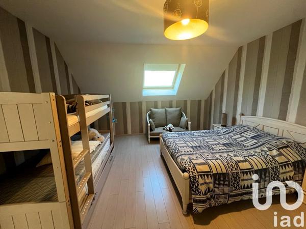 Maison traditionnelle 6 pièces de 194 m² à Ferrières-en-Gâtinais (45210)