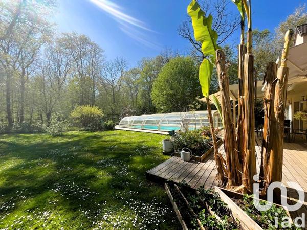 Maison traditionnelle 6 pièces de 194 m² à Ferrières-en-Gâtinais (45210)