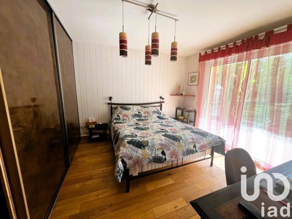 Maison traditionnelle 6 pièces de 194 m² à Ferrières-en-Gâtinais (45210)