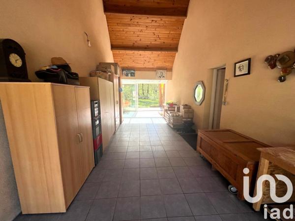 Maison traditionnelle 6 pièces de 194 m² à Ferrières-en-Gâtinais (45210)