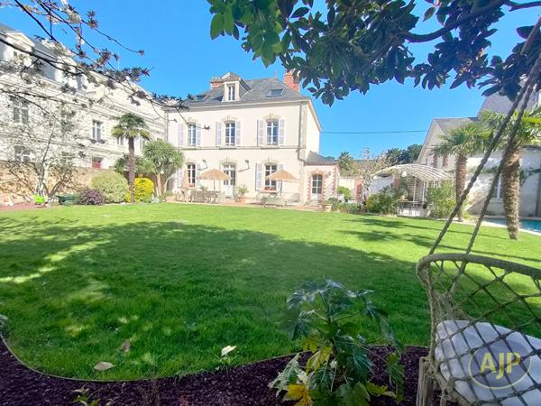 Biens de prestige à vendre La Roche Sur Yon : 1 450 000 € - AJP Immobilier La Roche-sur-Yon