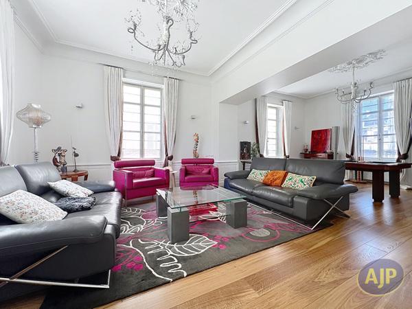 Biens de prestige à vendre La Roche Sur Yon : 1 450 000 € - AJP Immobilier La Roche-sur-Yon