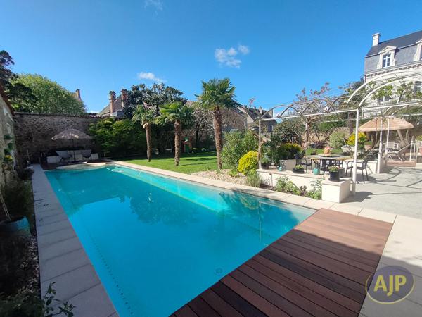 Biens de prestige à vendre La Roche Sur Yon : 1 450 000 € - AJP Immobilier La Roche-sur-Yon