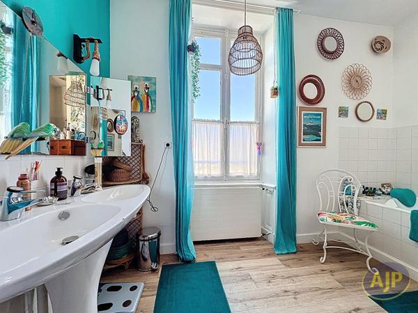 Biens de prestige à vendre La Roche Sur Yon : 1 450 000 € - AJP Immobilier La Roche-sur-Yon