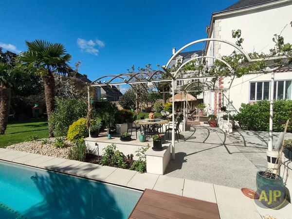 Biens de prestige à vendre La Roche Sur Yon : 1 450 000 € - AJP Immobilier La Roche-sur-Yon