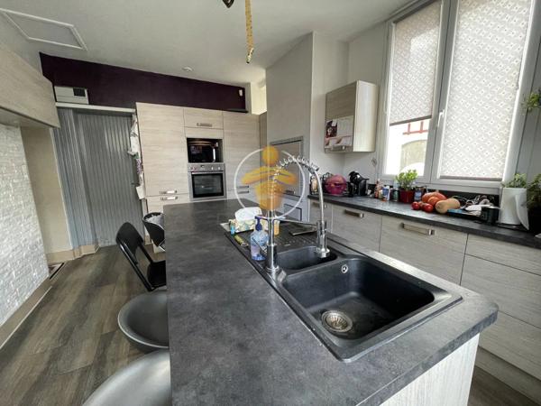 Vente Maison 10 pièces 300 m2 à La Fère