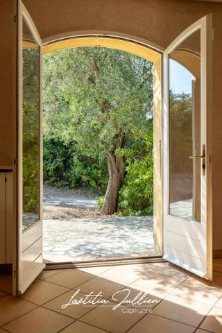 En exclusivité par Laëtitia JULLIEN – Marseille 11e – Saint-Menet – Propriété T4 de près de 150 m² habitables avec studio indépendant, piscine et jardin arboré de plus de 1 500 m²
