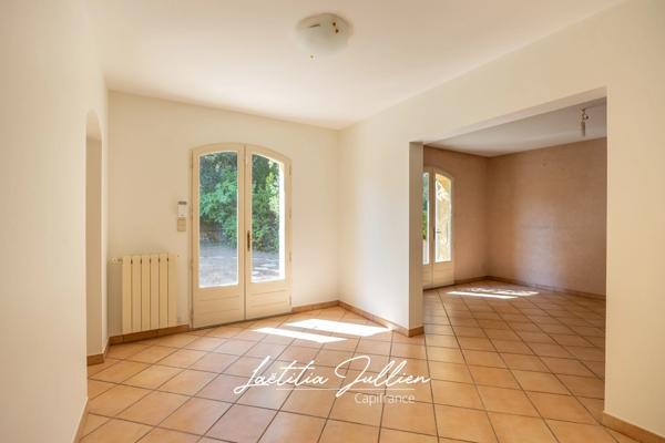 En exclusivité par Laëtitia JULLIEN – Marseille 11e – Saint-Menet – Propriété T4 de près de 150 m² habitables avec studio indépendant, piscine et jardin arboré de plus de 1 500 m²