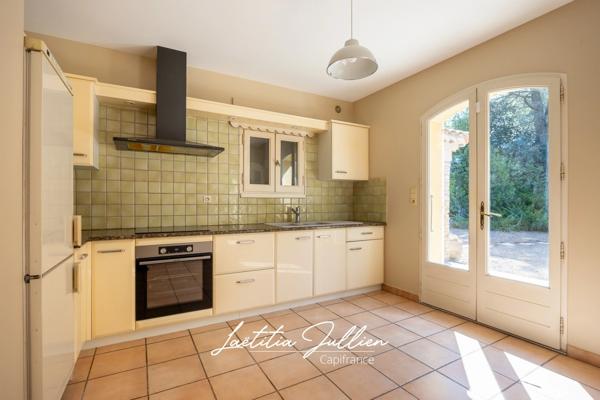 En exclusivité par Laëtitia JULLIEN – Marseille 11e – Saint-Menet – Propriété T4 de près de 150 m² habitables avec studio indépendant, piscine et jardin arboré de plus de 1 500 m²