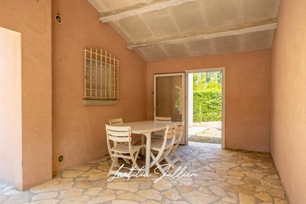 En exclusivité par Laëtitia JULLIEN – Marseille 11e – Saint-Menet – Propriété T4 de près de 150 m² habitables avec studio indépendant, piscine et jardin arboré de plus de 1 500 m²