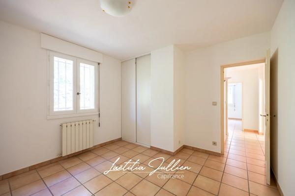 En exclusivité par Laëtitia JULLIEN – Marseille 11e – Saint-Menet – Propriété T4 de près de 150 m² habitables avec studio indépendant, piscine et jardin arboré de plus de 1 500 m²