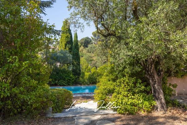 En exclusivité par Laëtitia JULLIEN – Marseille 11e – Saint-Menet – Propriété T4 de près de 150 m² habitables avec studio indépendant, piscine et jardin arboré de plus de 1 500 m²