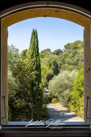 En exclusivité par Laëtitia JULLIEN – Marseille 11e – Saint-Menet – Propriété T4 de près de 150 m² habitables avec studio indépendant, piscine et jardin arboré de plus de 1 500 m²