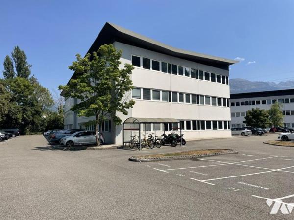 INOVALLEE, belle surface de bureaux au 1er étage d'un bâtiment classé A