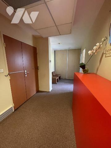 INOVALLEE, belle surface de bureaux au 1er étage d'un bâtiment classé A