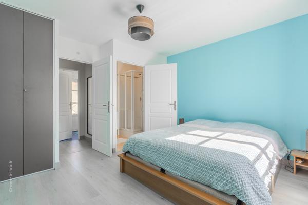 Maison familiale avec jardin ensoleillé et double garage – Bailly-Romainvilliers