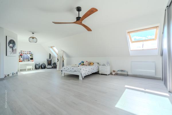 Maison familiale avec jardin ensoleillé et double garage – Bailly-Romainvilliers