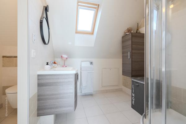 Maison familiale avec jardin ensoleillé et double garage – Bailly-Romainvilliers