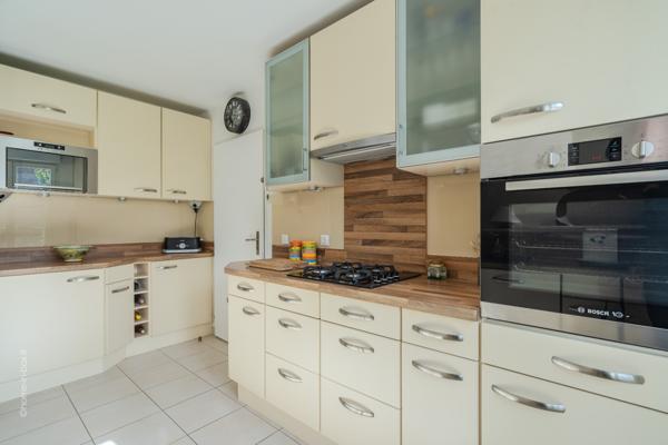 Maison familiale avec jardin ensoleillé et double garage – Bailly-Romainvilliers