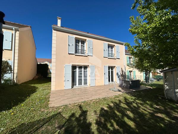MAISON INDIVIDUELLE DE 6 PIECES A VENDRE A PLAISIR