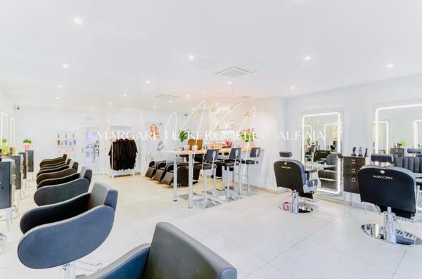 Elégant salon de coiffure à vendre de 61m² avec Head Spa