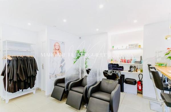 Elégant salon de coiffure à vendre de 61m² avec Head Spa
