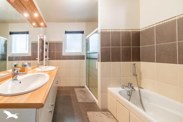 Maison à vendre |  Le Poiré-sur-Vie |  6 pièces | 145 m²