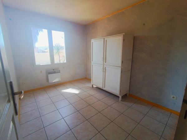 grande Piece de vie, 3 chambres, grand jardin, piscine