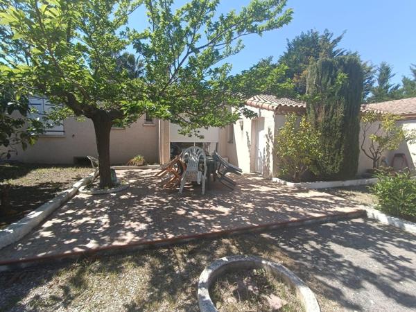 grande Piece de vie, 3 chambres, grand jardin, piscine