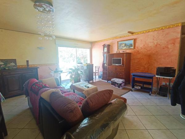 grande Piece de vie, 3 chambres, grand jardin, piscine