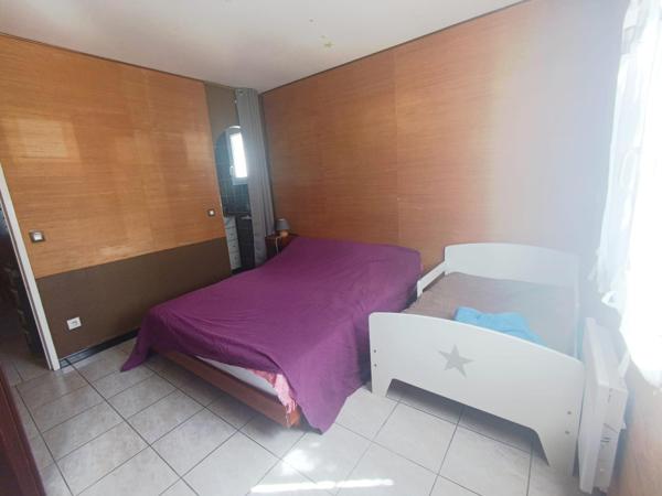 grande Piece de vie, 3 chambres, grand jardin, piscine